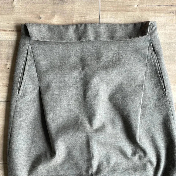 Aritzia Babaton Viggo Midi Skirt Sz 4 - Picture 3 of 8